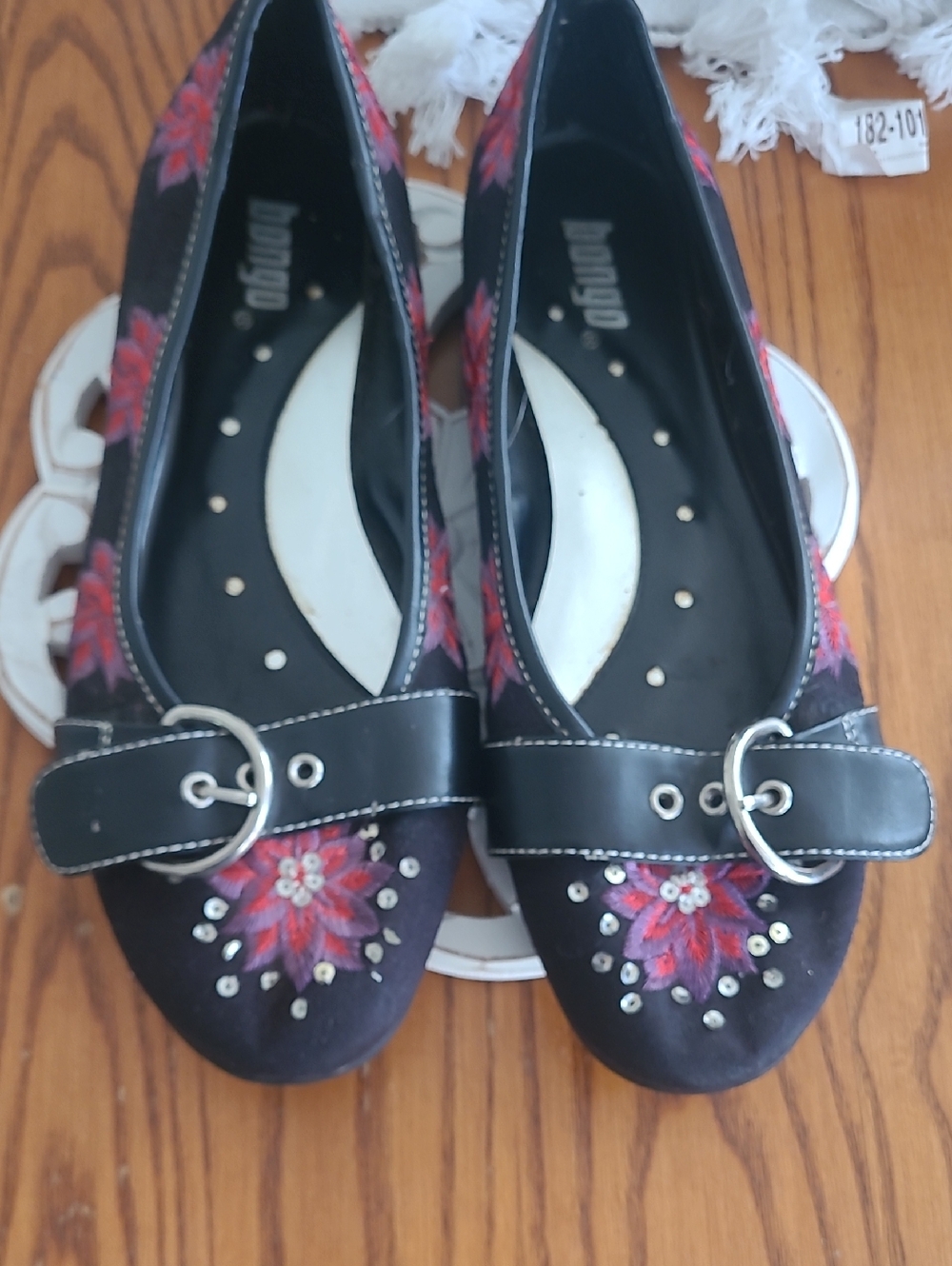 BONGO Black Flats with Pink & Red Floral Embroidery